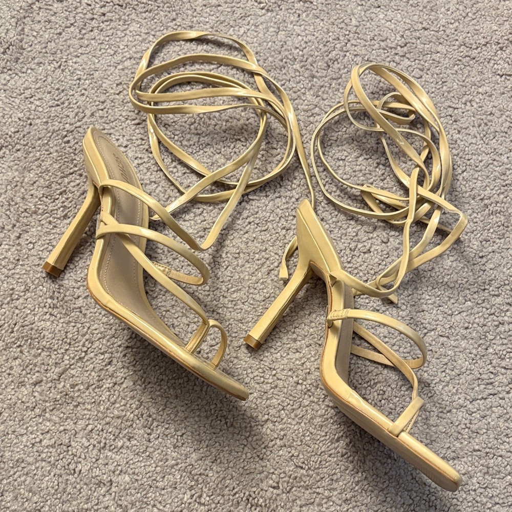 SCHUTZ Strappy Tie Ankle Heels in Tan - Like New